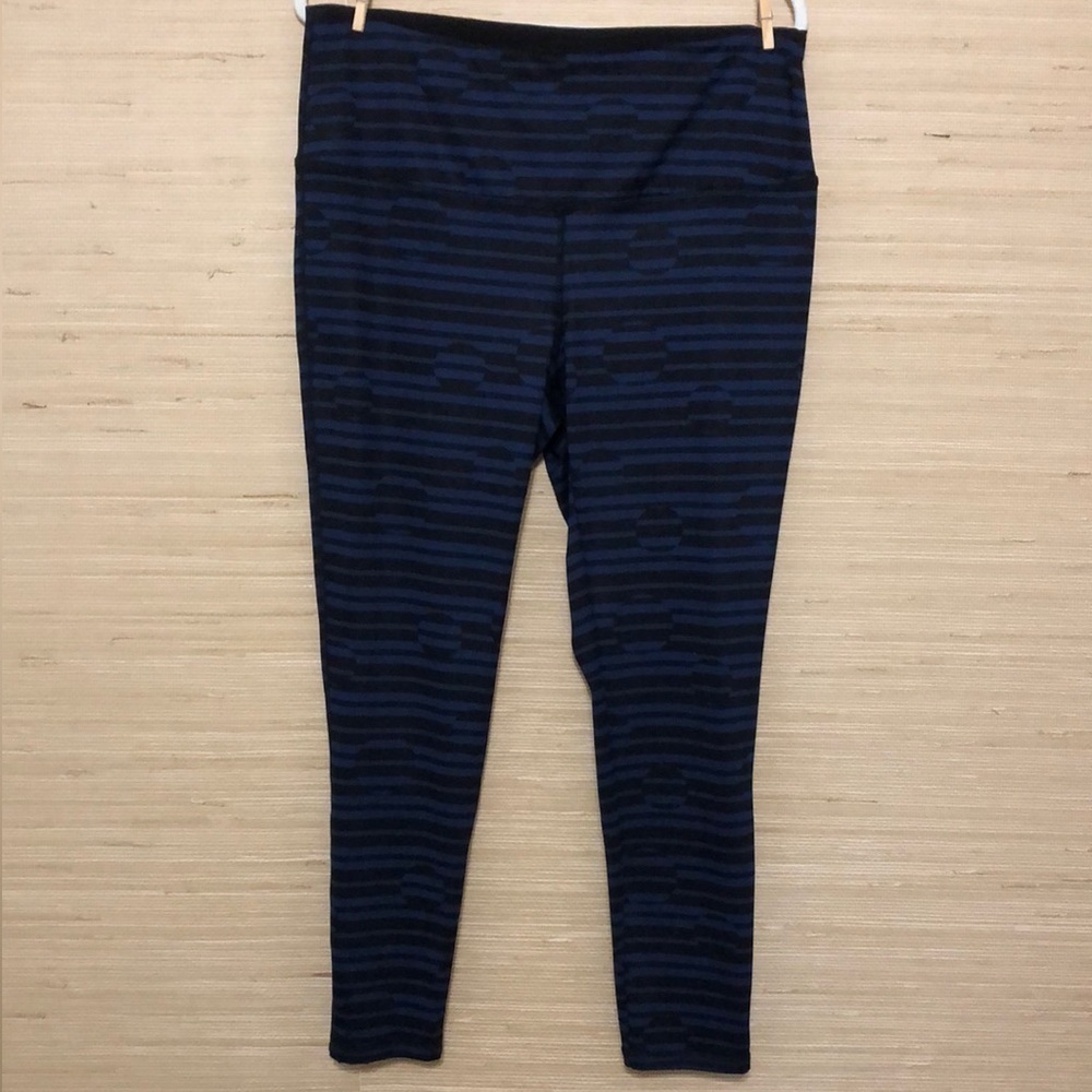 NWT Chico’s Blue Black Pattern So Slimming Zenergy Legging Pant Size 12/14